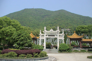 杭州市上城区龙居寺陵园园区牌坊图