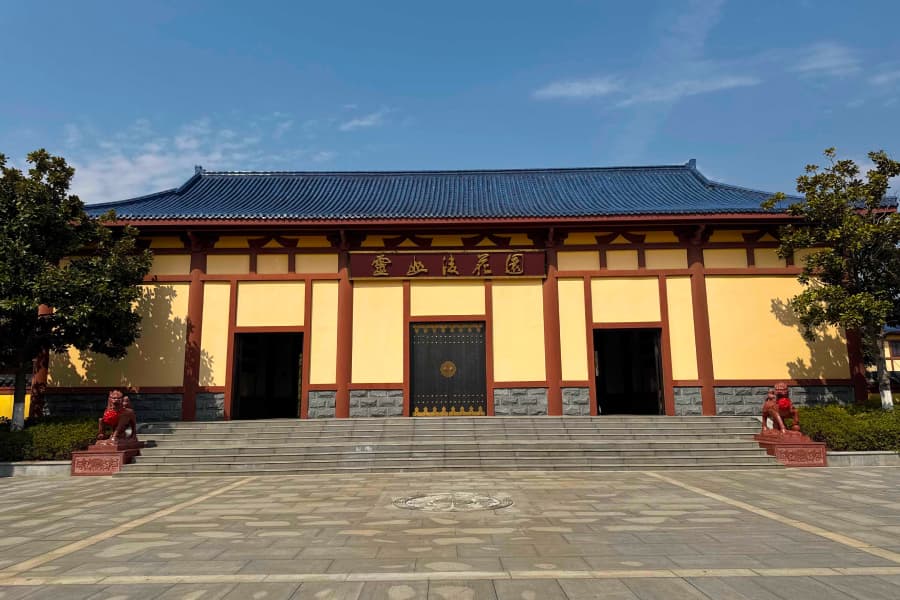 灵山后花园大门